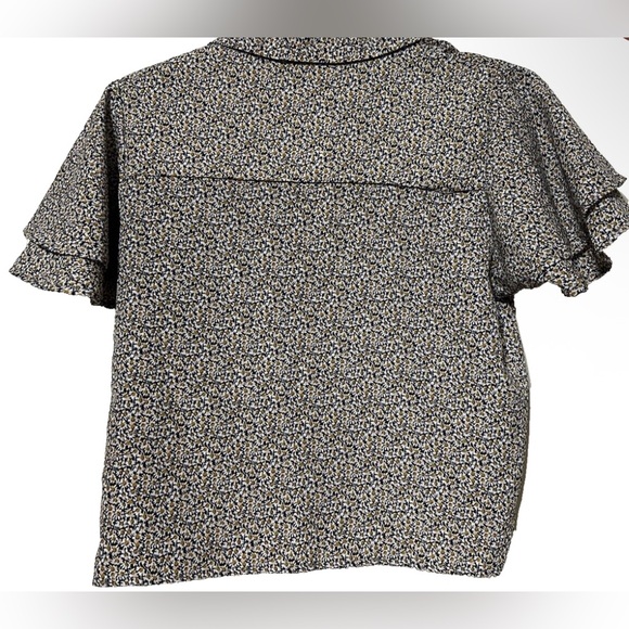 Cotton Floral Short Flutter Sleeve Button-Up Blouse. Brown & Navy Hued. Size XS. - Picture 5 of 10